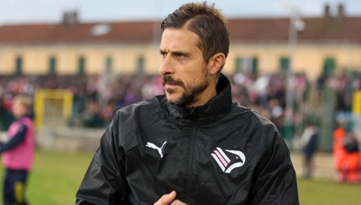 Alessio Dionisi sulla panchina del Palermo (Imago)
