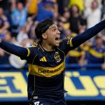 Duemila kilometri ogni weekend per giocare con la sua sua squadra del cuore, gli infortuni, e il gol al River Plate: tutto questo è Zeballos