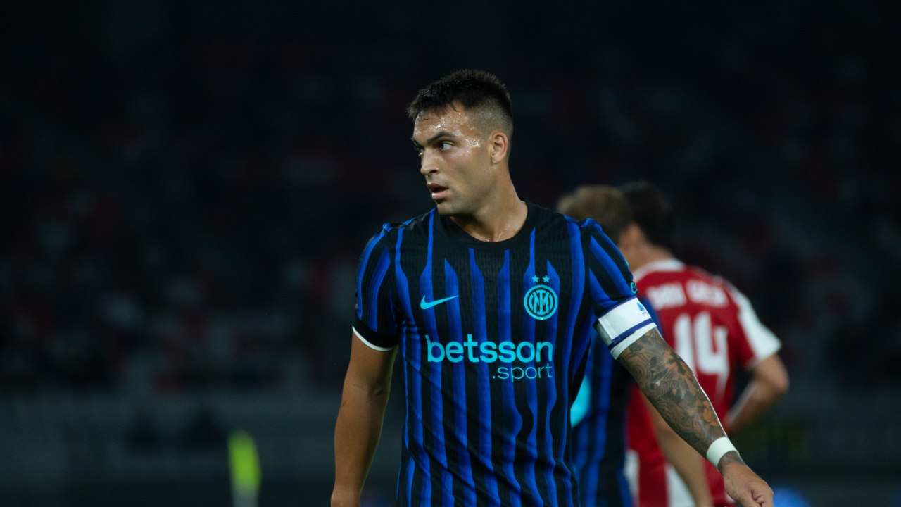 https://gianlucadimarzio.com/wp-content/uploads/2025/11/lautaro-martinez-inter-credits-photo-federico-piovesan-gpo-copertina.jpg
