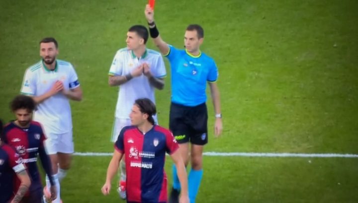 L'espulsione in Cagliari-Roma