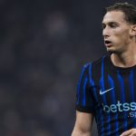 Francesco Pio Esposito con la maglia dell'Inter (IMAGO)