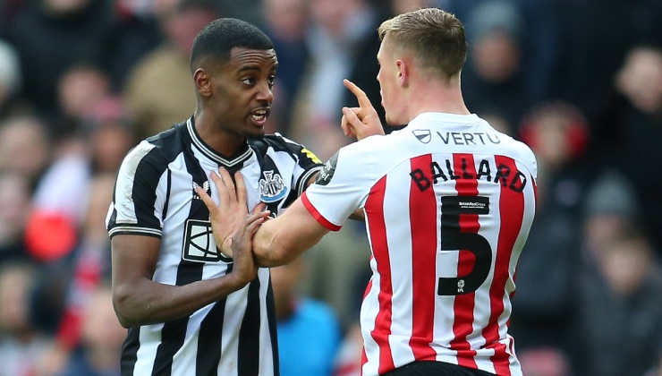Isak (Newcastle) e Ballard (Sunderland) - foto Imago