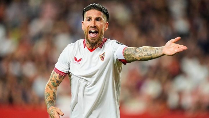 Sergio Ramos con la maglia del Siviglia (Imago)