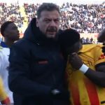 Banda in lacrime dopo l'espulsione