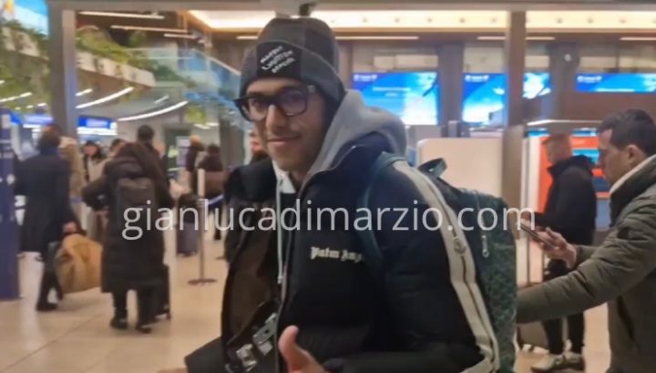 Le immagini di Cheddira in partenza per Lecce