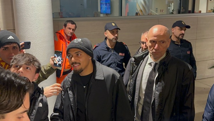 Donyell Malen all'aeroporto di Ciampino