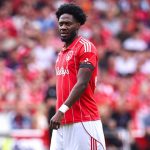 Il difensore del Nottingham Forest, Ola Aina (IMAGO)