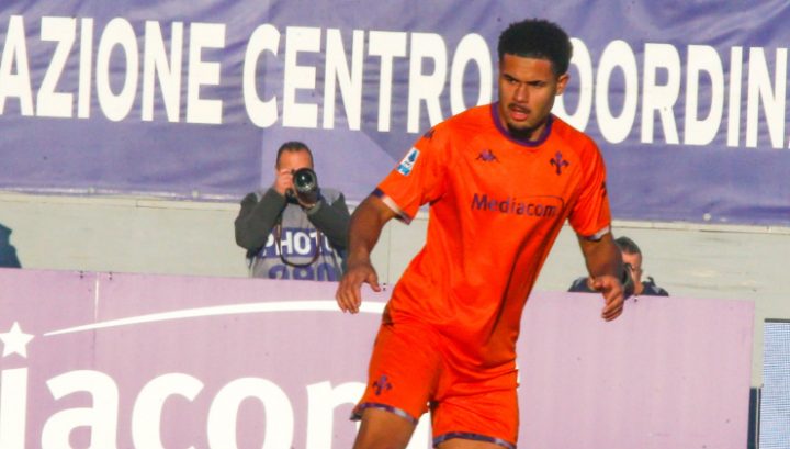 Simon Sohm con la maglia della Fiorentina (IMAGO)