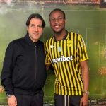 Le firme di Kouamé con l'Aris Salonicco