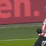 Dennis Man esulta dopo una rete realizzata col PSV