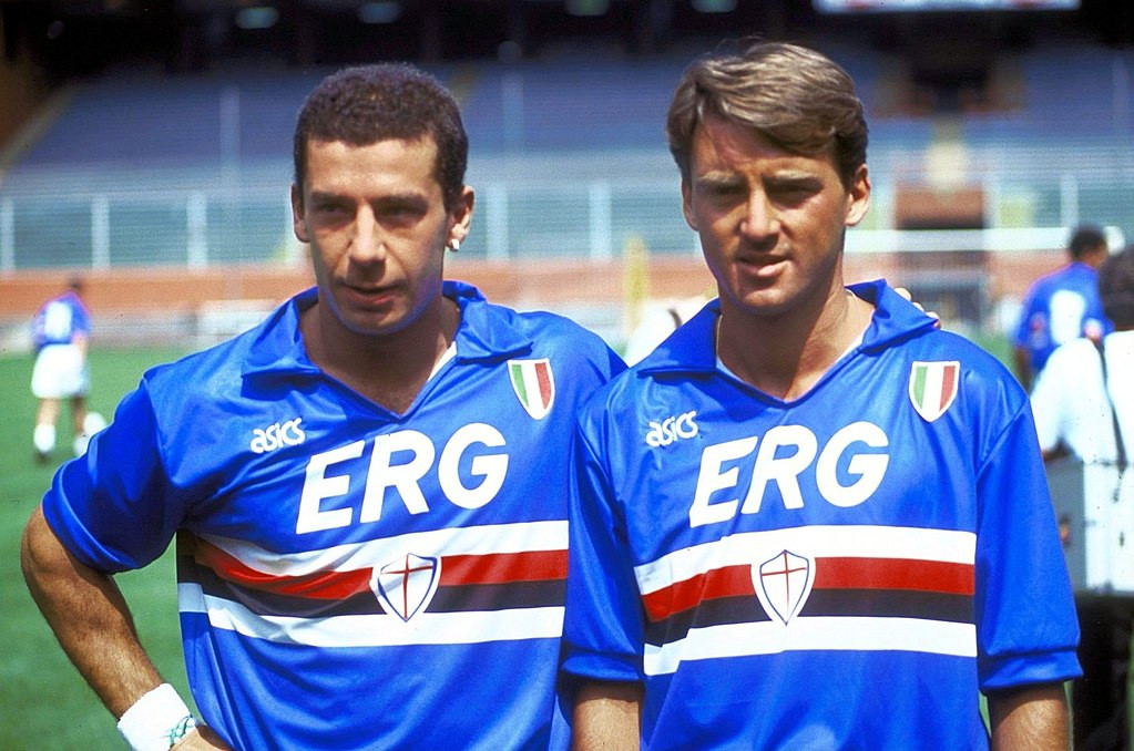 1024px-uc_sampdoria_1991-92_-_gianluca_vialli_roberto_mancini_gallery_.jpg