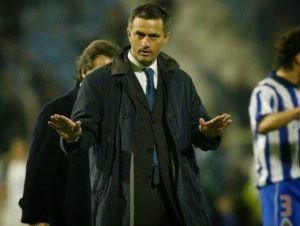 L’ultima volta che perse tre partite nella stessa stagione invece fu nel 2001, quando era allenatore del Porto, ovvero 15 anni fa. 