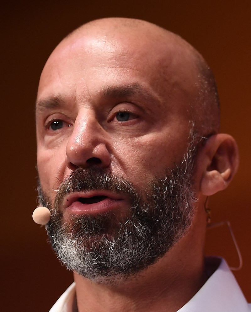 800px-gianluca_vialli.jpg