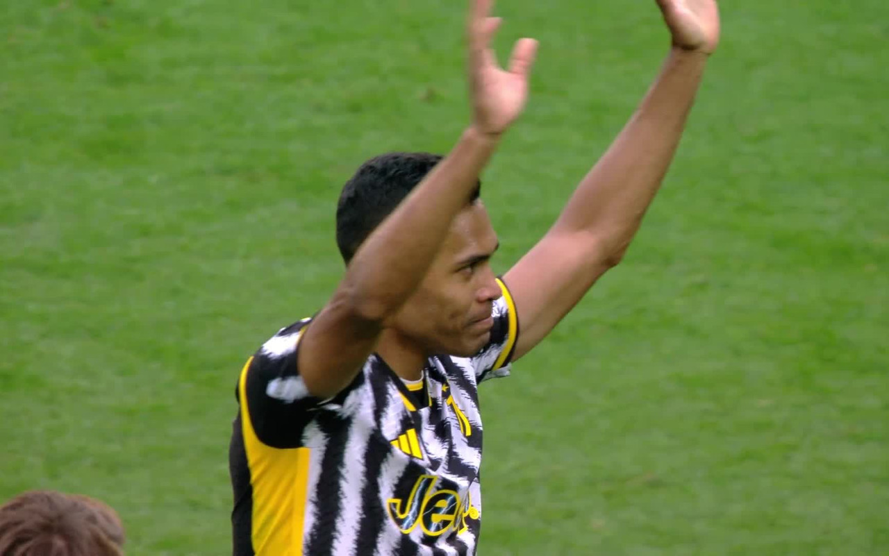 alex-sandro-juventus-saluto-screen-ok.jpg