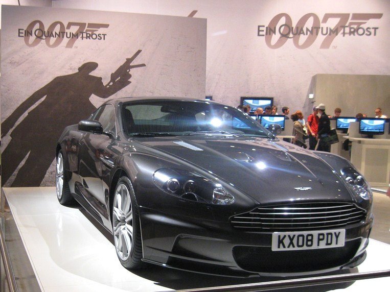 Aston_Martin_DBS_James_Bond.JPG