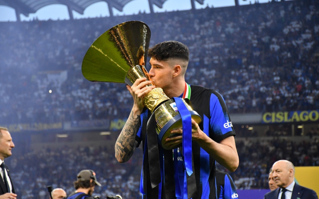 bastoni-inter-festa-scudetto-foto-rosito.jpg