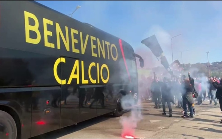 benevento-pullman-tifosi-gdm.jpg