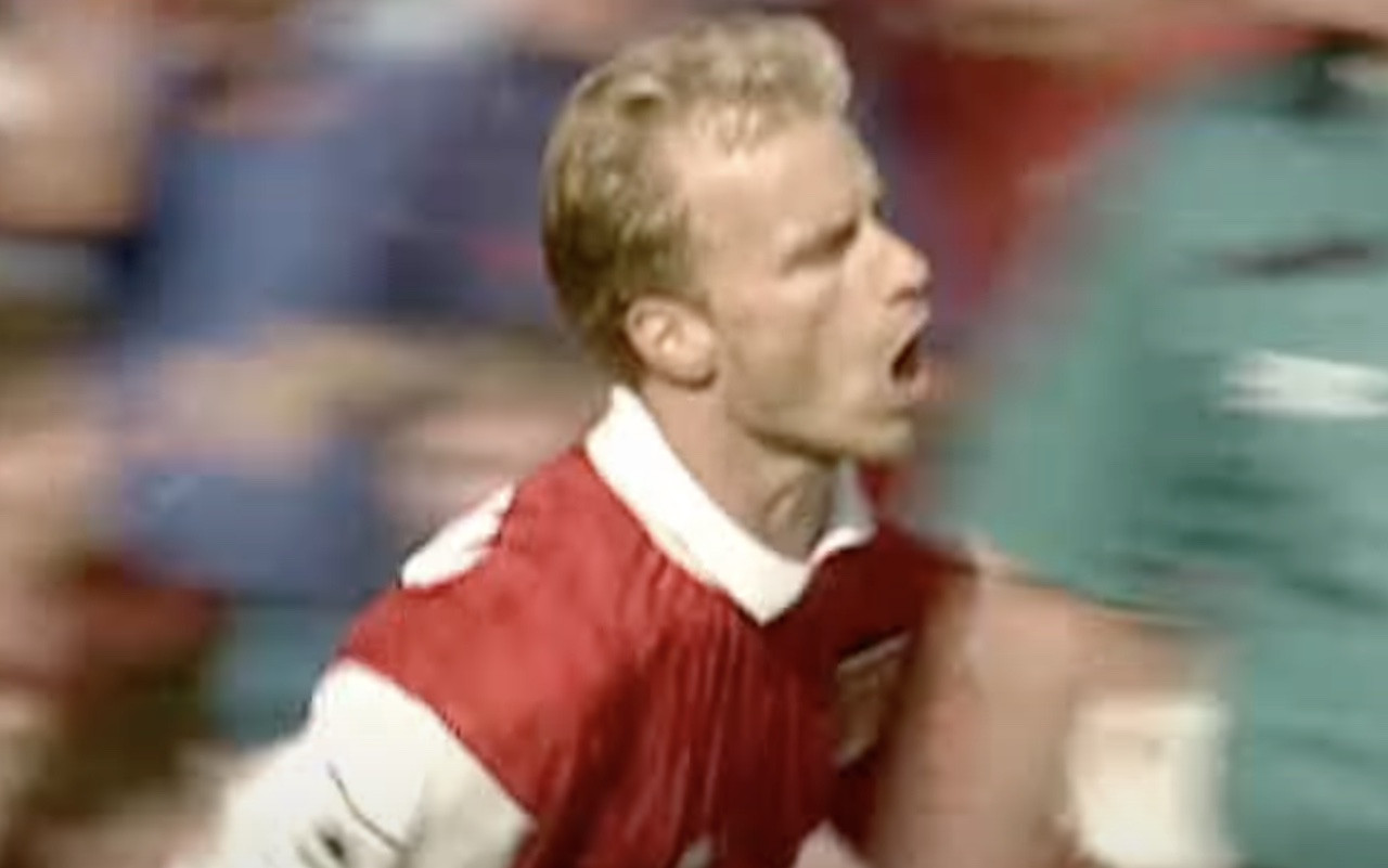 bergkamp-arsenal-screen-gpo.jpg