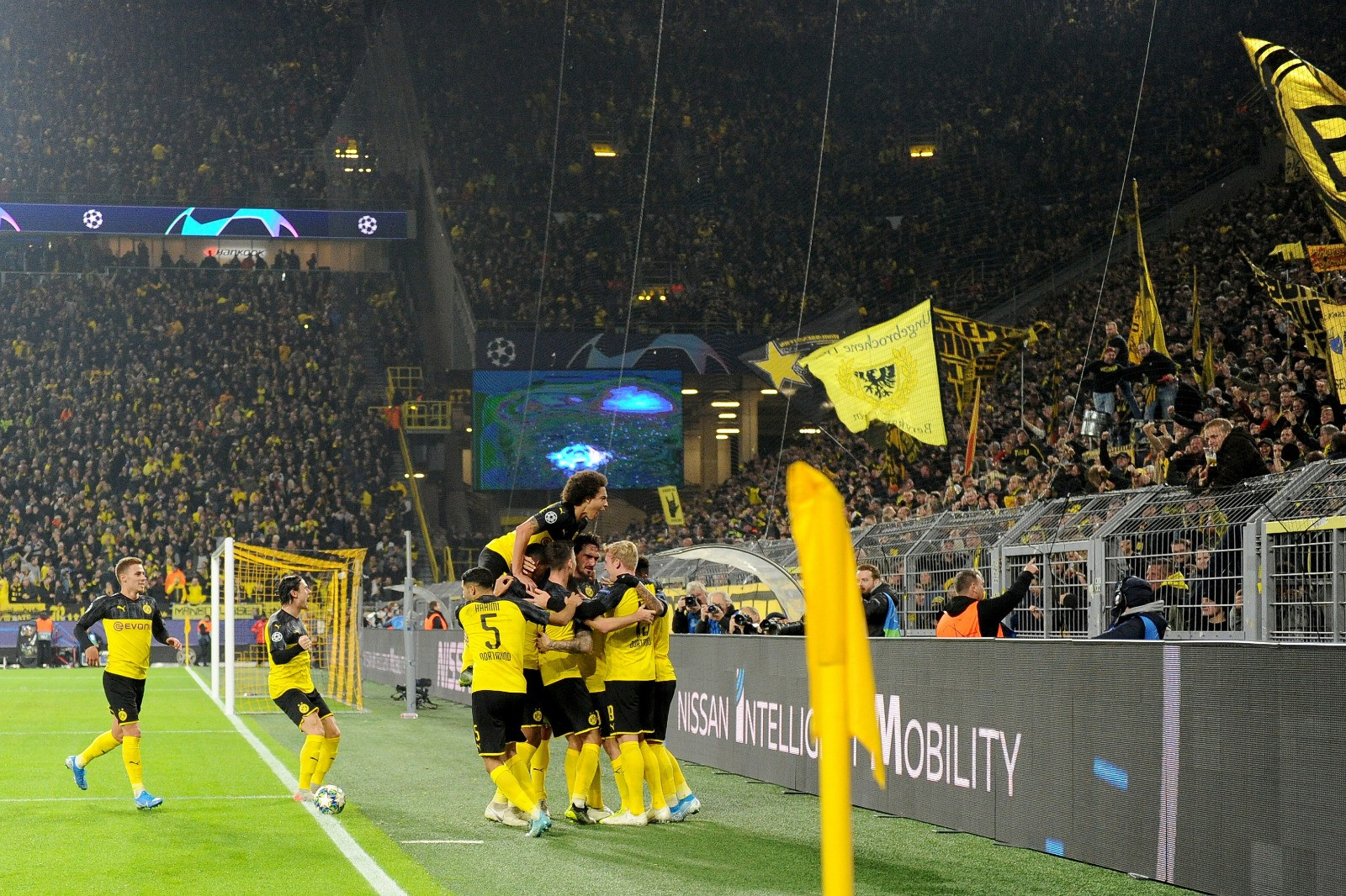 borussia_dortmund_champions_image.jpg