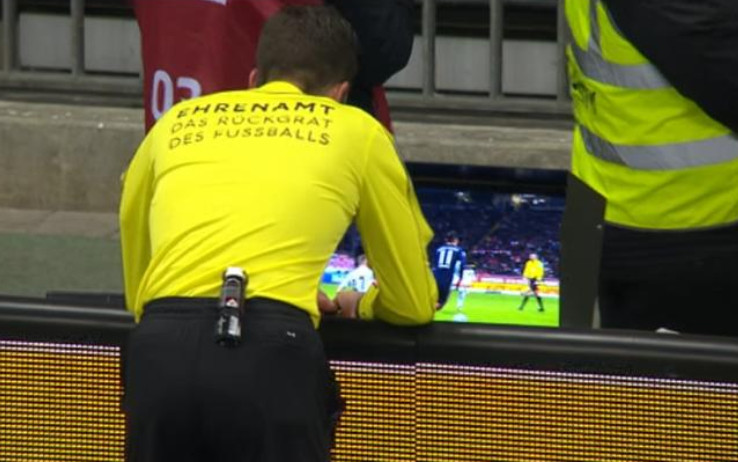 Bundesliga VAR arbitro screen 2 GDM