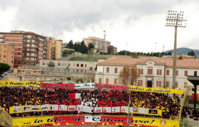 Catanzaro stadio.jpg