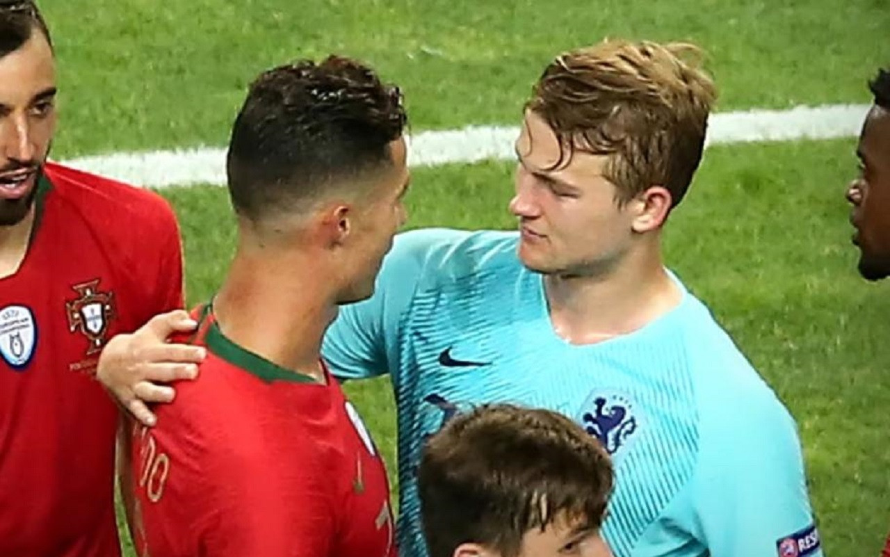 cristiano_ronaldo_de_ligt_screen.jpeg