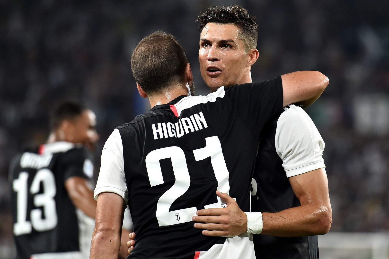 Cristiano_Ronaldo_Higuain_IMAGE_x_gallery.jpg