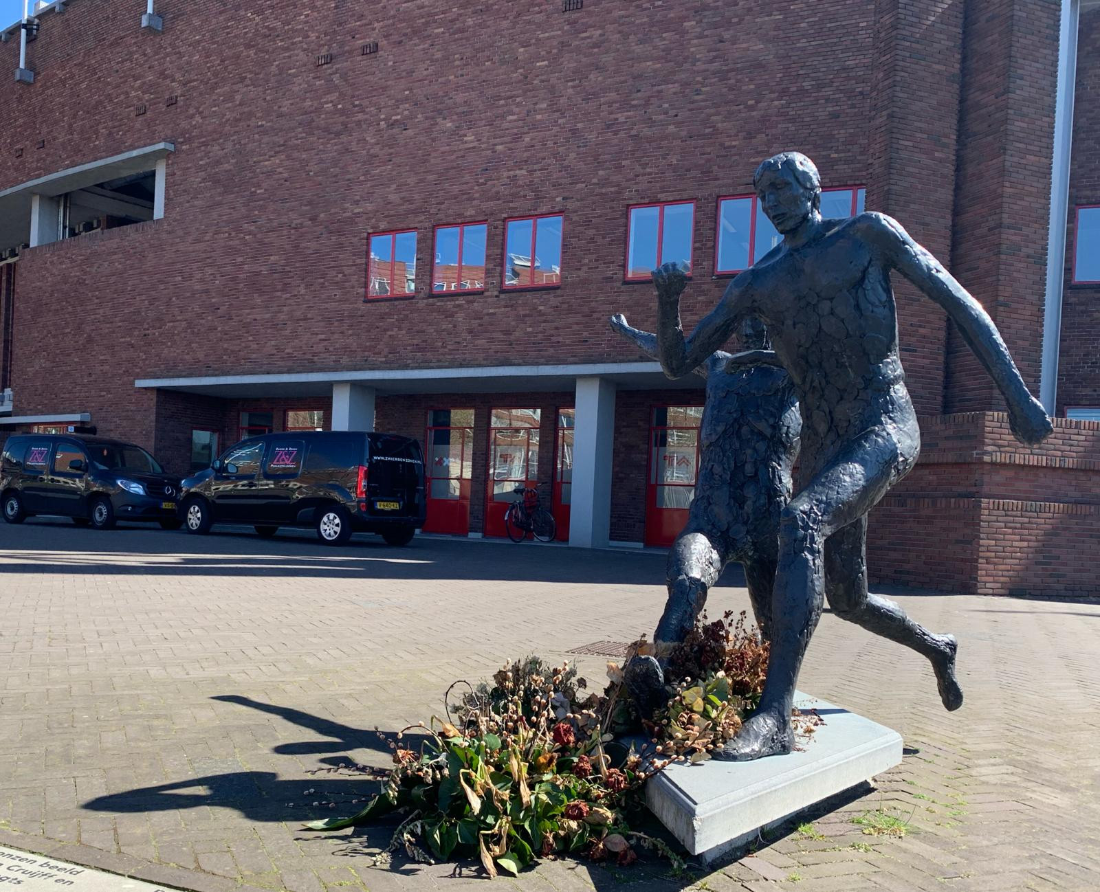 cruijff_statua_ok_gdm.jpeg