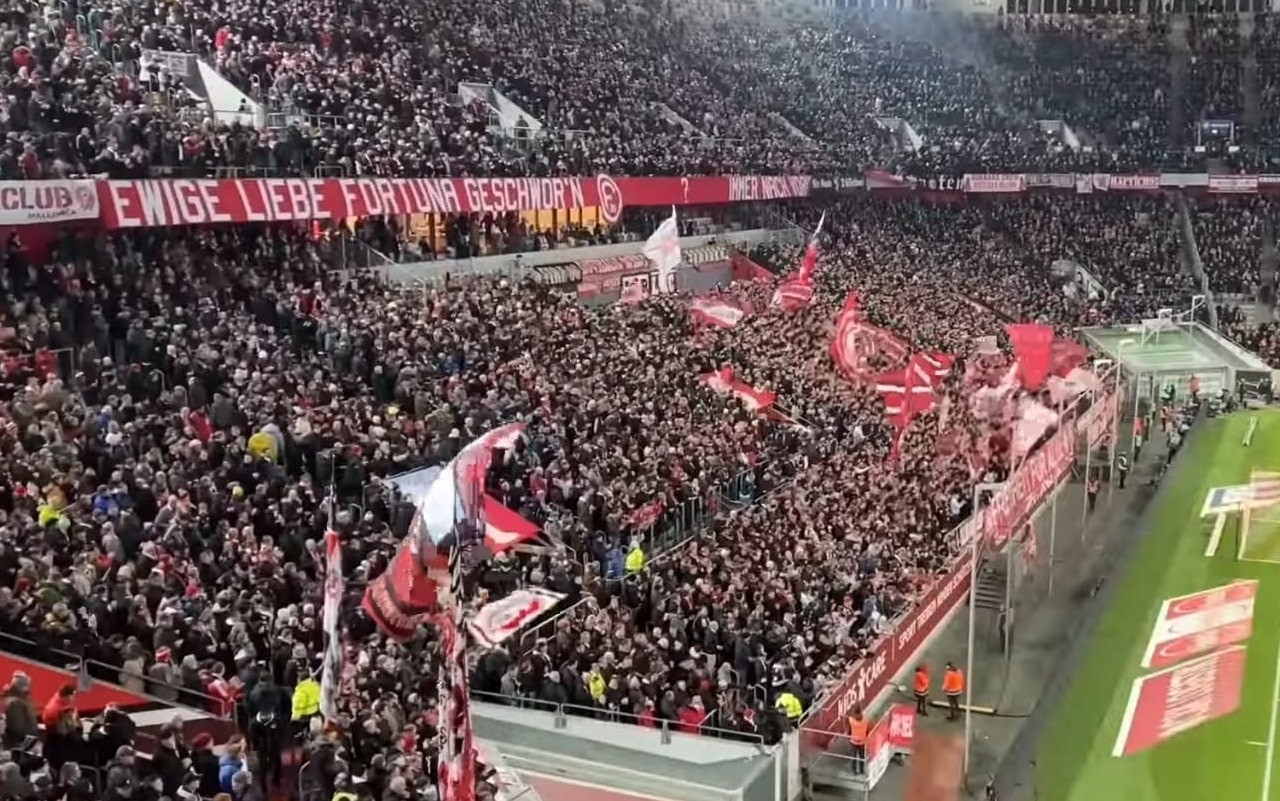 curva-tifosi-fortuna-dusseldorf-screen.jpg