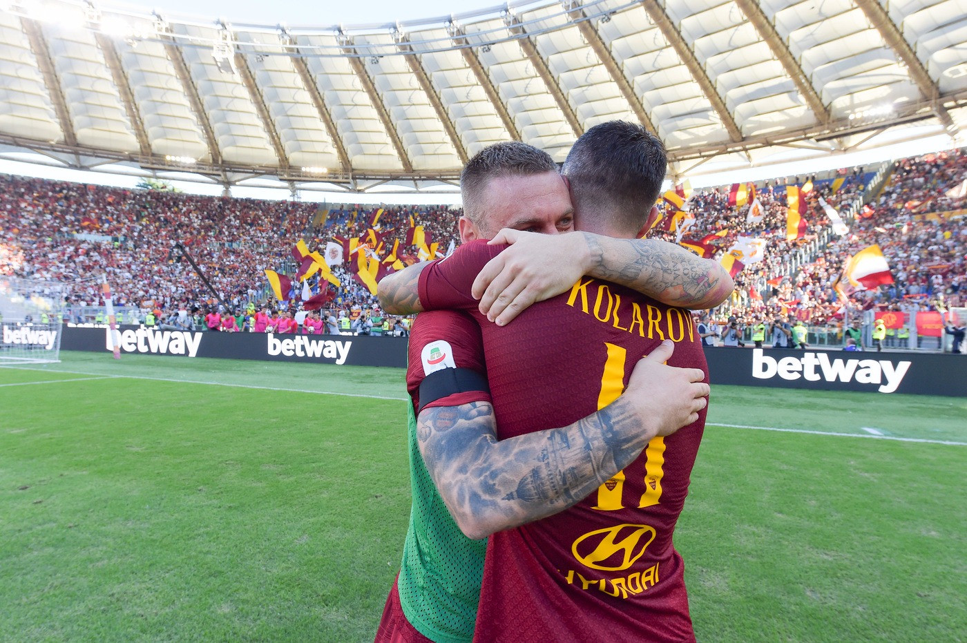 De_Rossi_Kolarov_Roma.jpeg