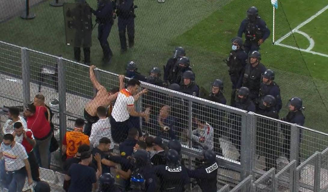 galatasaray-marsiglia-fumogeni-screen.jpg