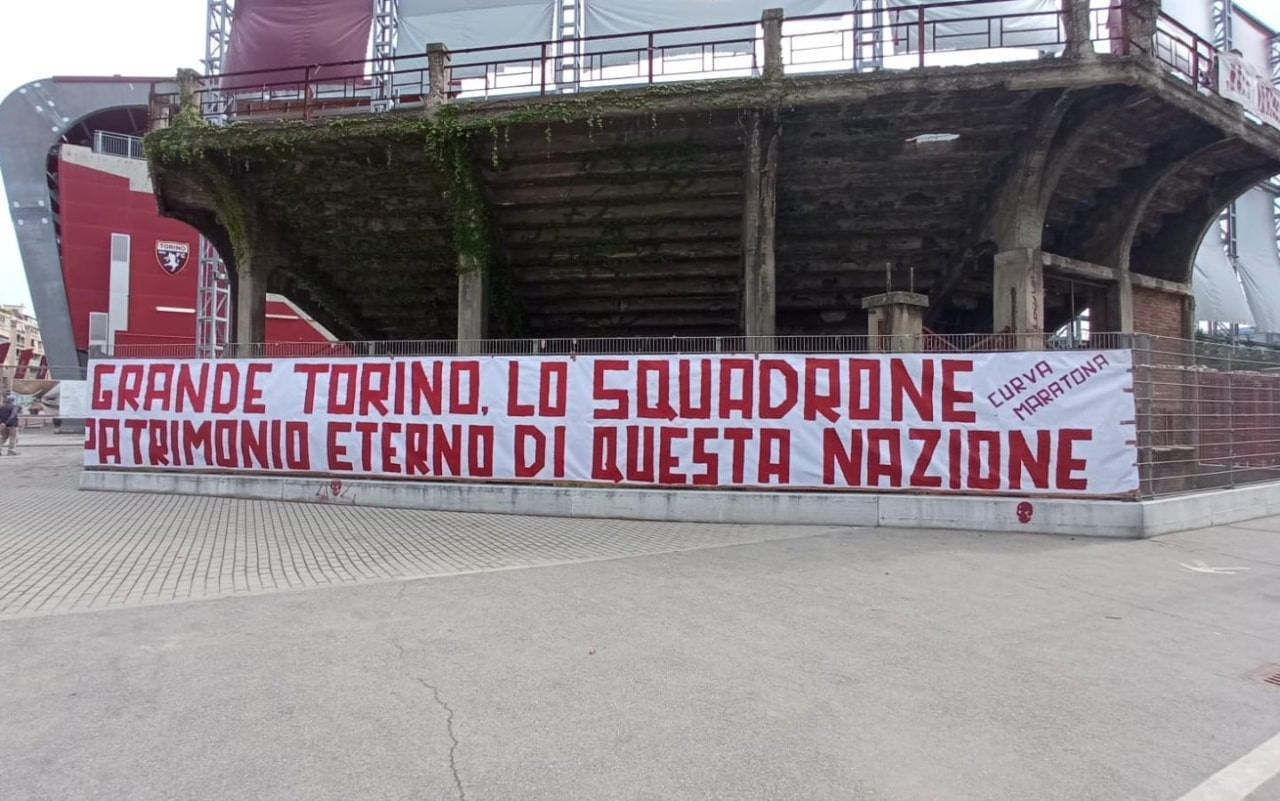 grande-torino-striscione-filadelfia-4-maggio-gdm.jpg