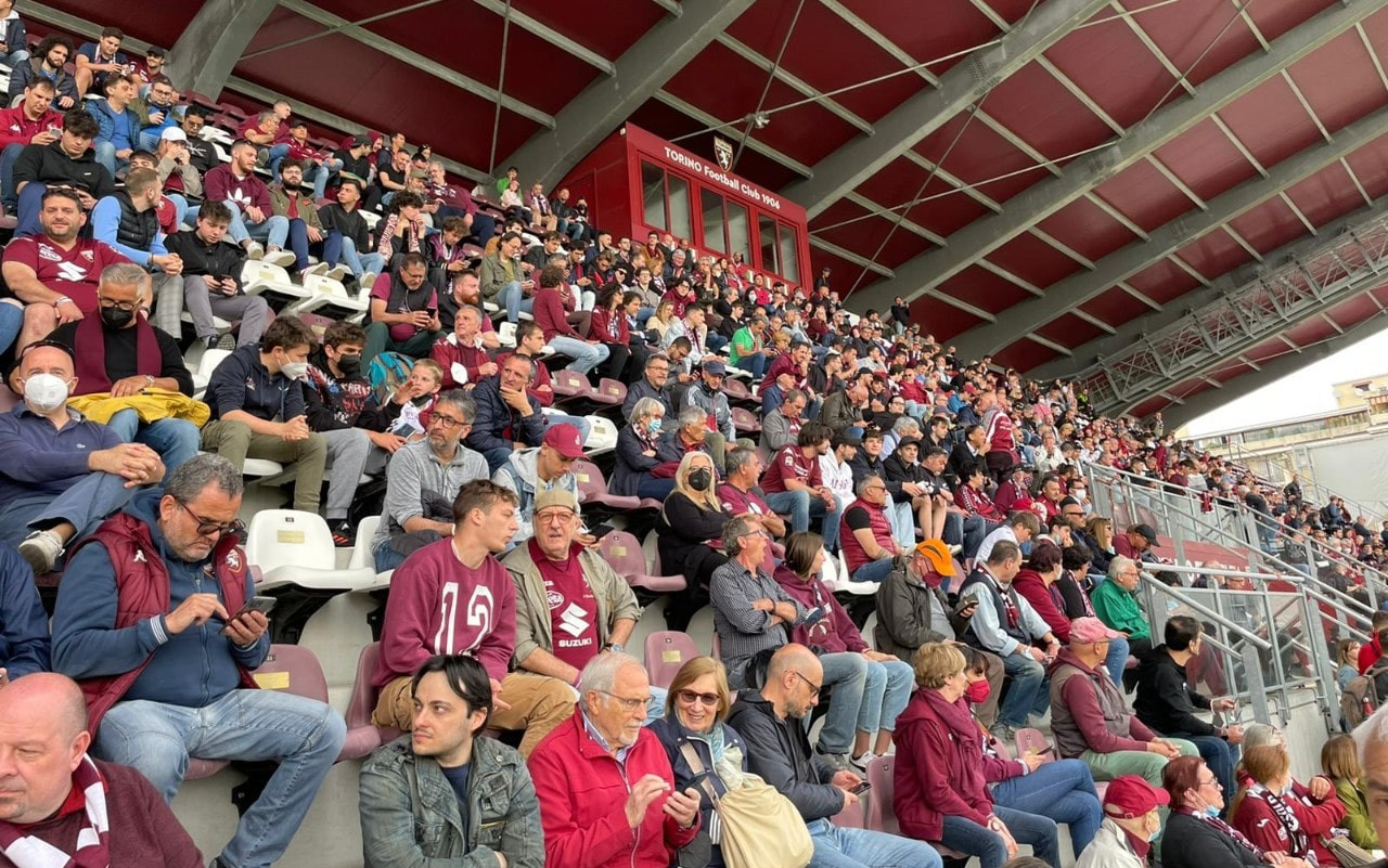 grande-torino-tifosi-filadelfia-4-maggio-gdm.jpg