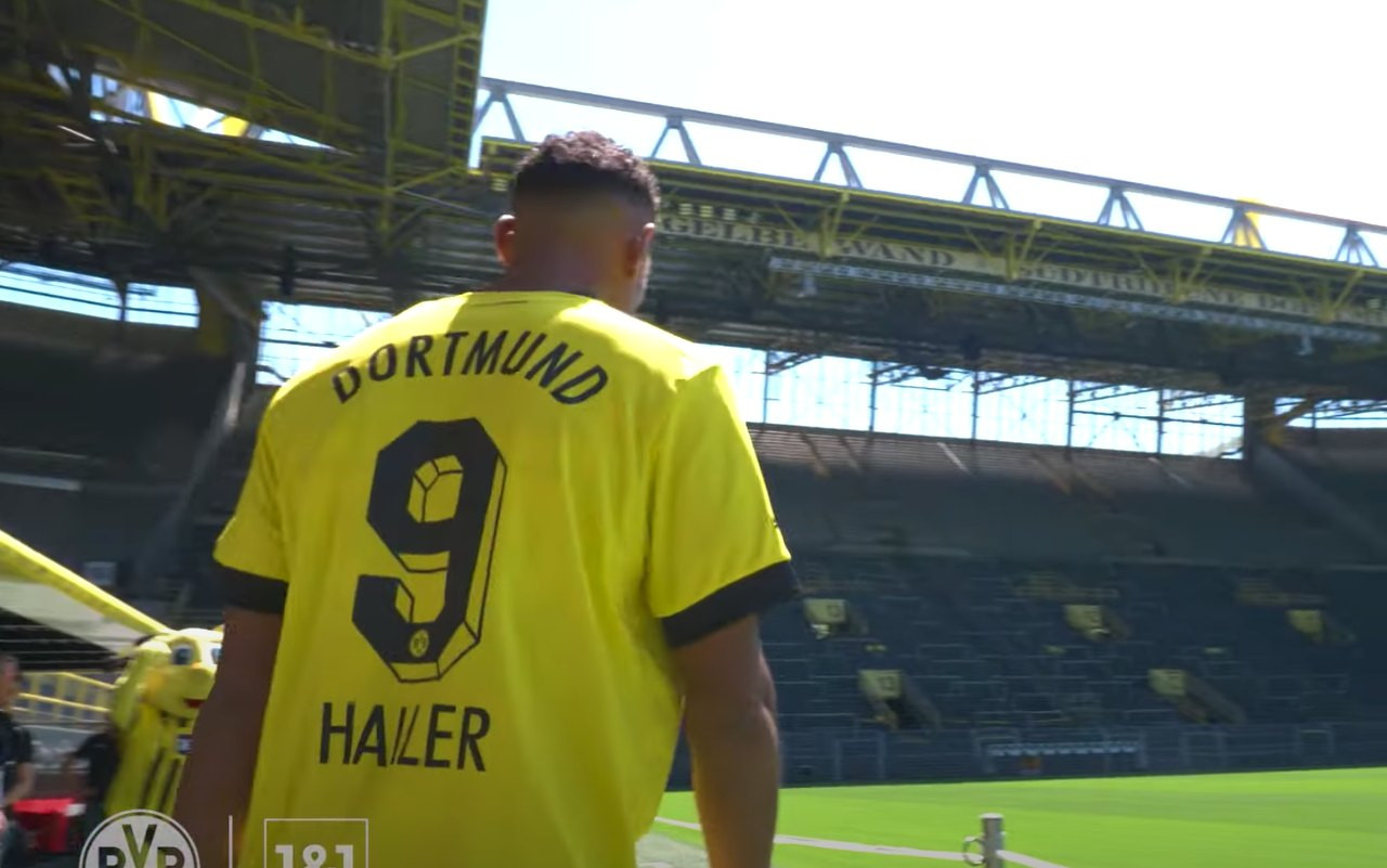 haller-borussia-dortmund-screen.jpg