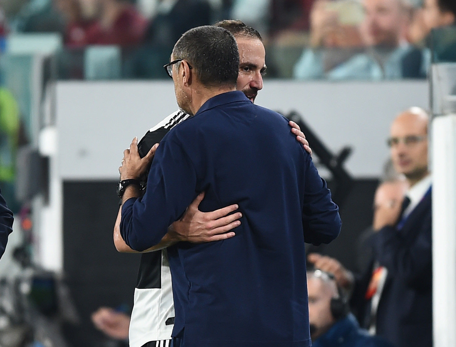 Higuain_Sarri_IMAGE.jpg