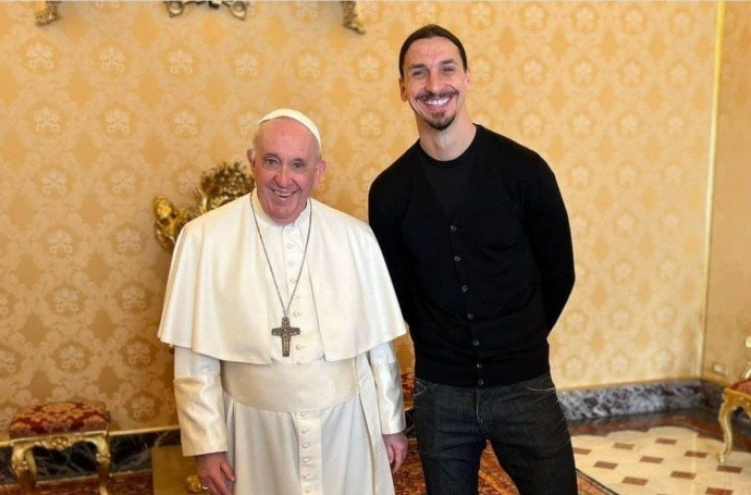 ibra-e-il-papa.jpg