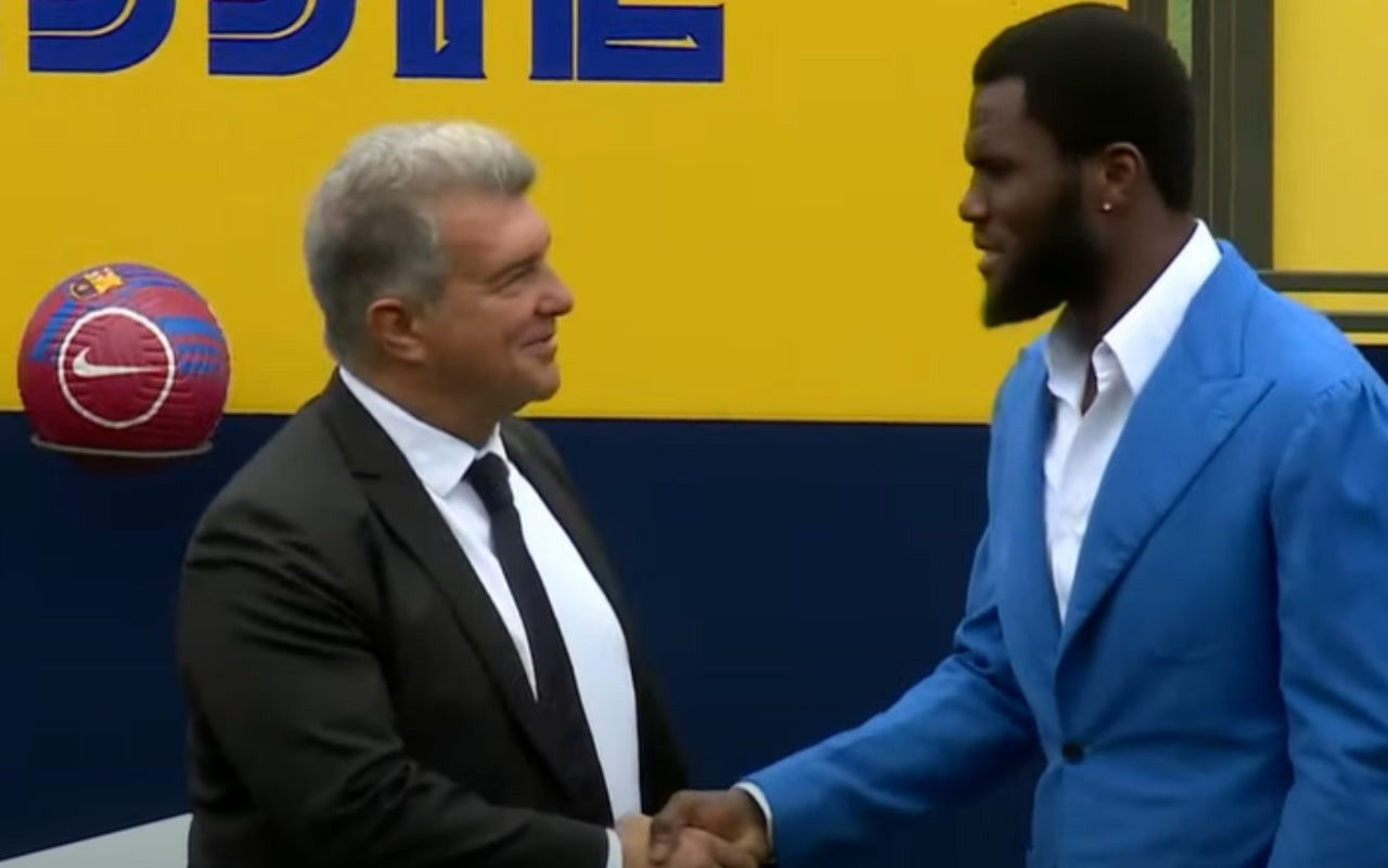 kessie-barcellona-presentazione-laporta-screen-gpo-min.jpg