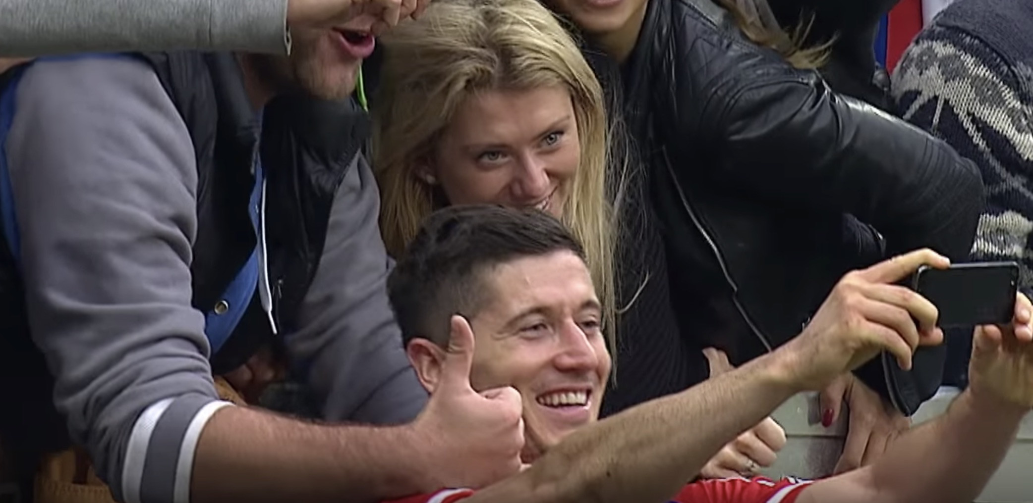 lewandovski_selfie_gdm_gallery.jpg