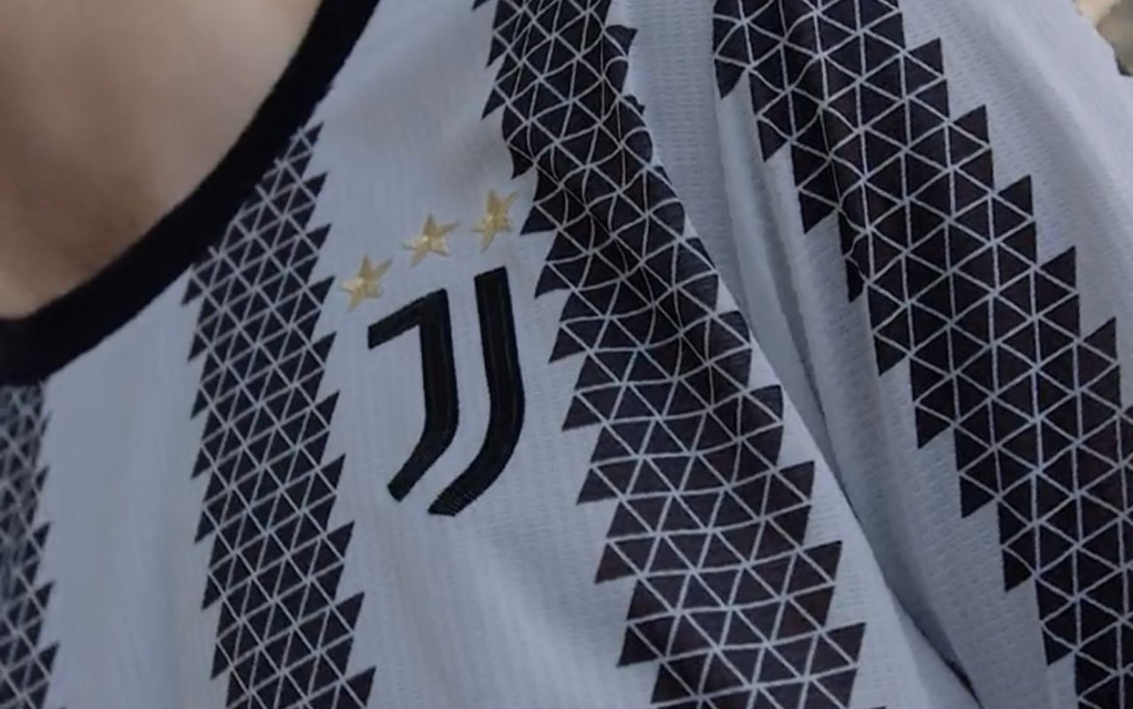 maglia-home-juventus-2022-23-screen-gpo3.jpg