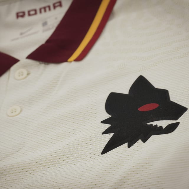 Maglia_Roma_1.jpg