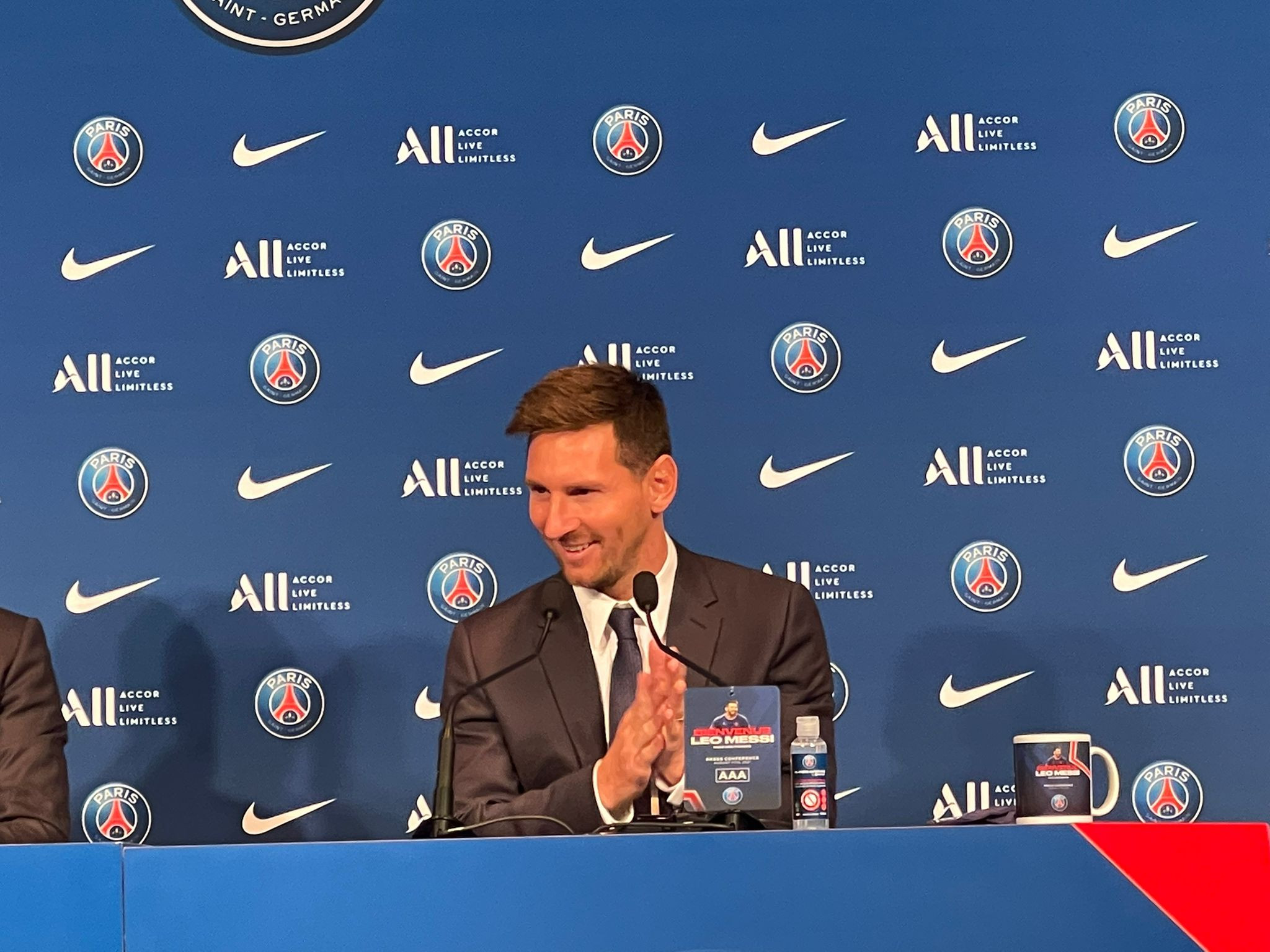 messi-conferenza-psg-3.jpeg