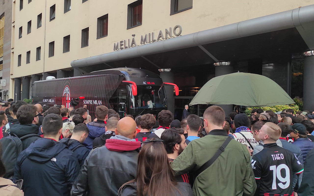 milan-tifosi-partenza-hotel-gdm-gpo.jpg