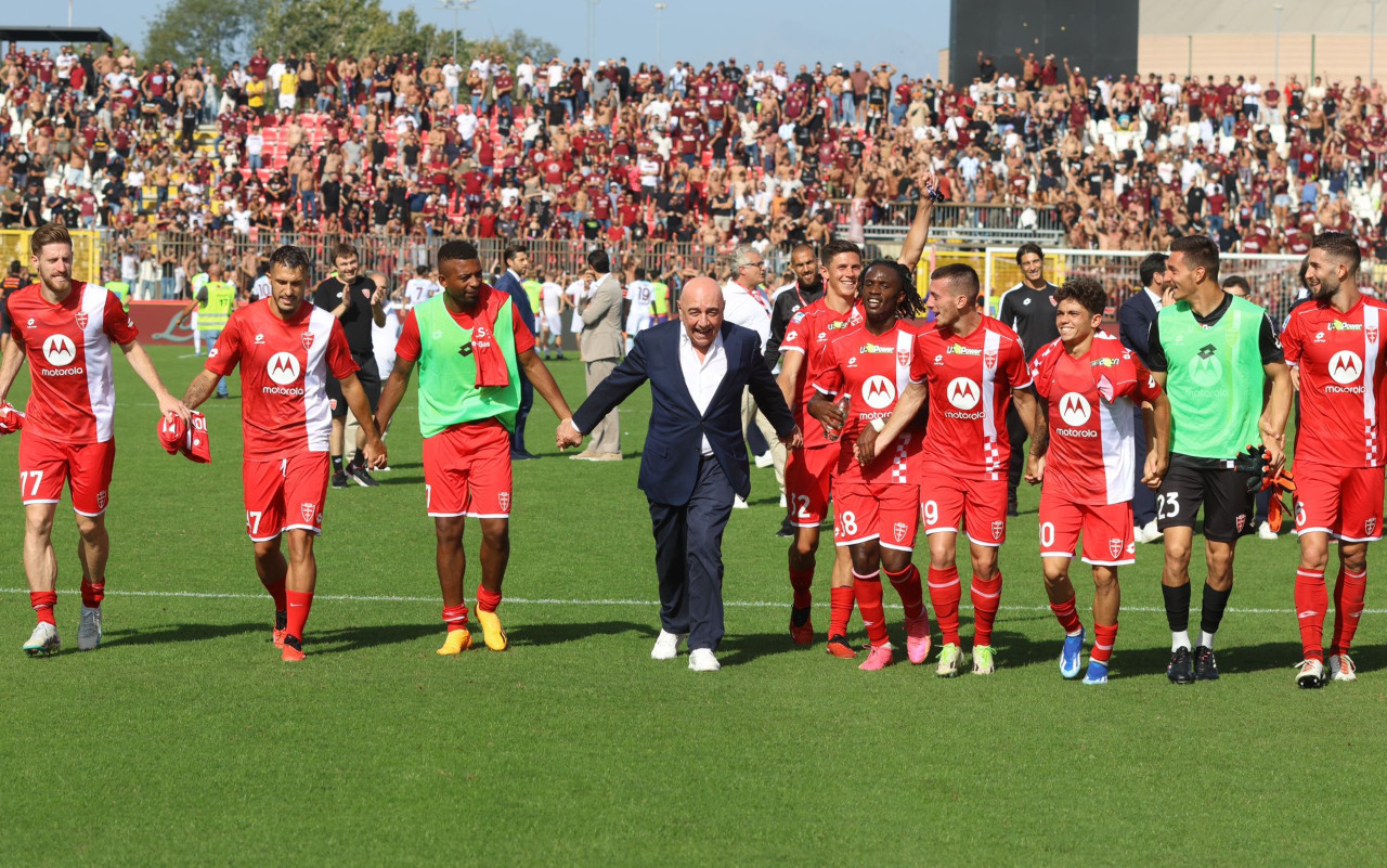 monza-vittoria-salernitana-galliani-squadra-foto-buzzi-ac-monza.jpg