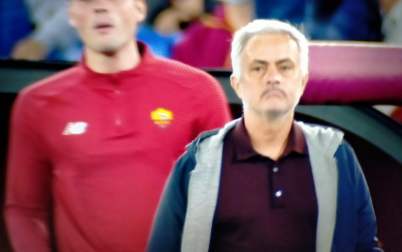 mourinho-screen-gpo-bottiglia.jpg