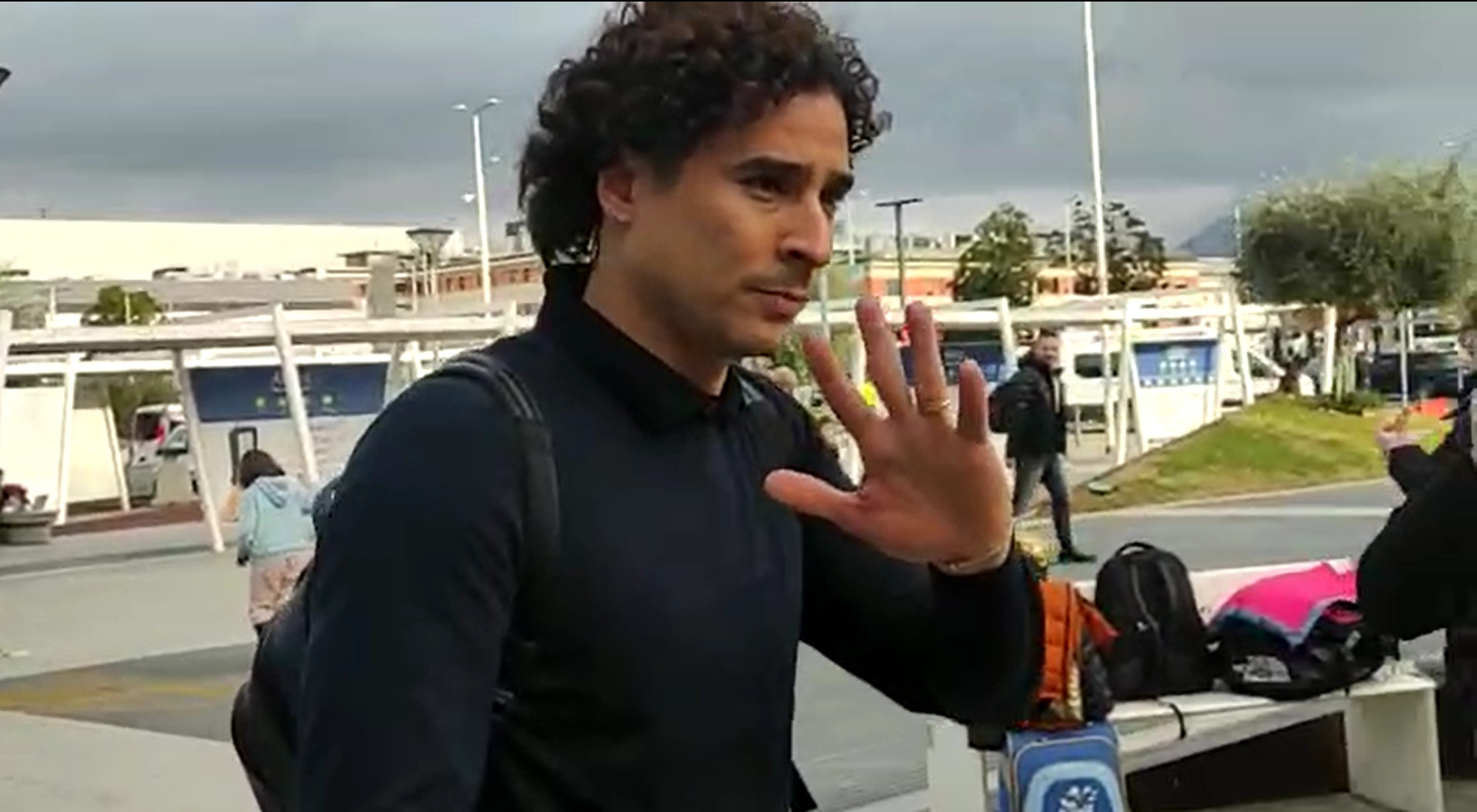 ochoa-salernitana-arrivo-aeroporto-napoli-gdm.jpg