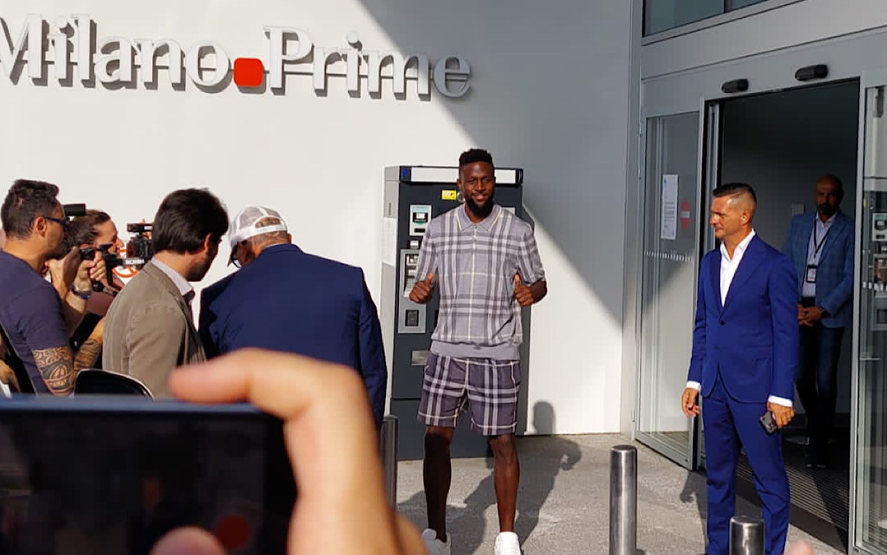 origi-milan-arrivo-gpo.jpg