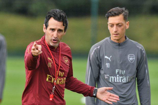 ozil_emery.jpeg