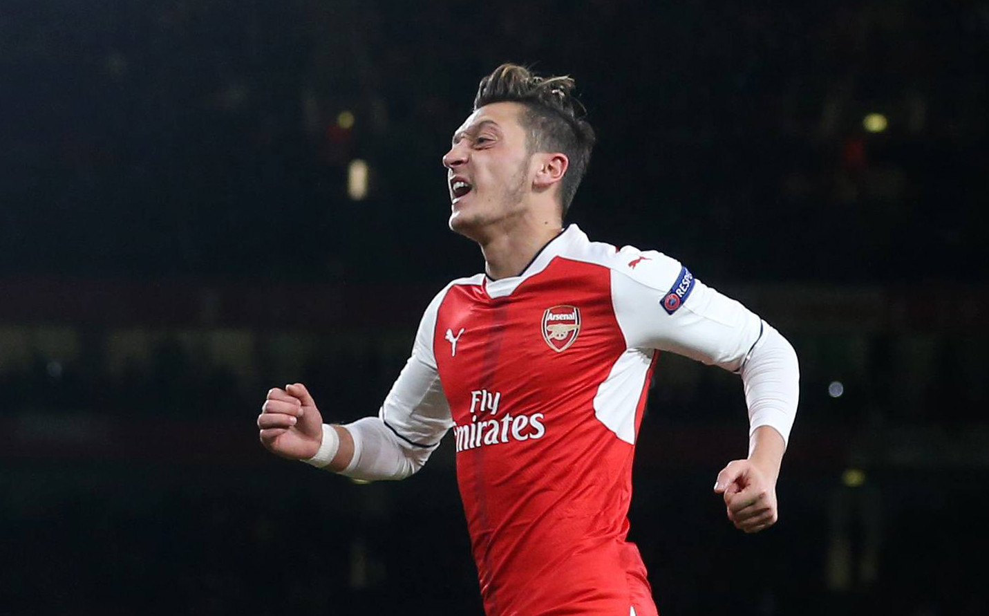 ozil_imago25880860hgallery_.jpg