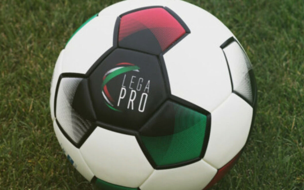 pallone-lega-pro-e1631816975802.jpg