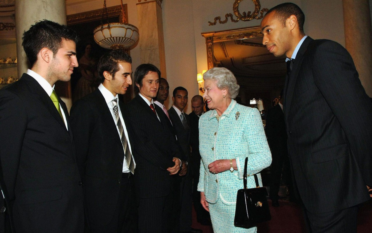 regina-elisabetta-arsenal-henry-fabregas-getty-gpo.jpg